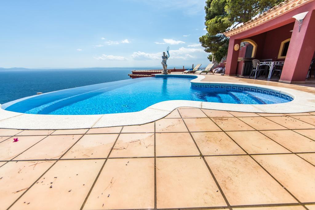 Villa Escapade Roses Eksteriør bilde